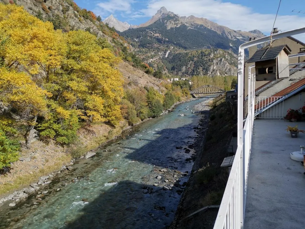 Apartment Appartements Au Bord De La Riviere Modane