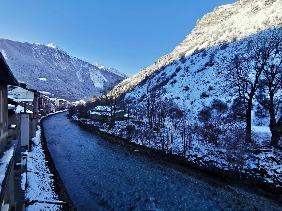 Appartements Au Bord De La Riviere Modane Apartment