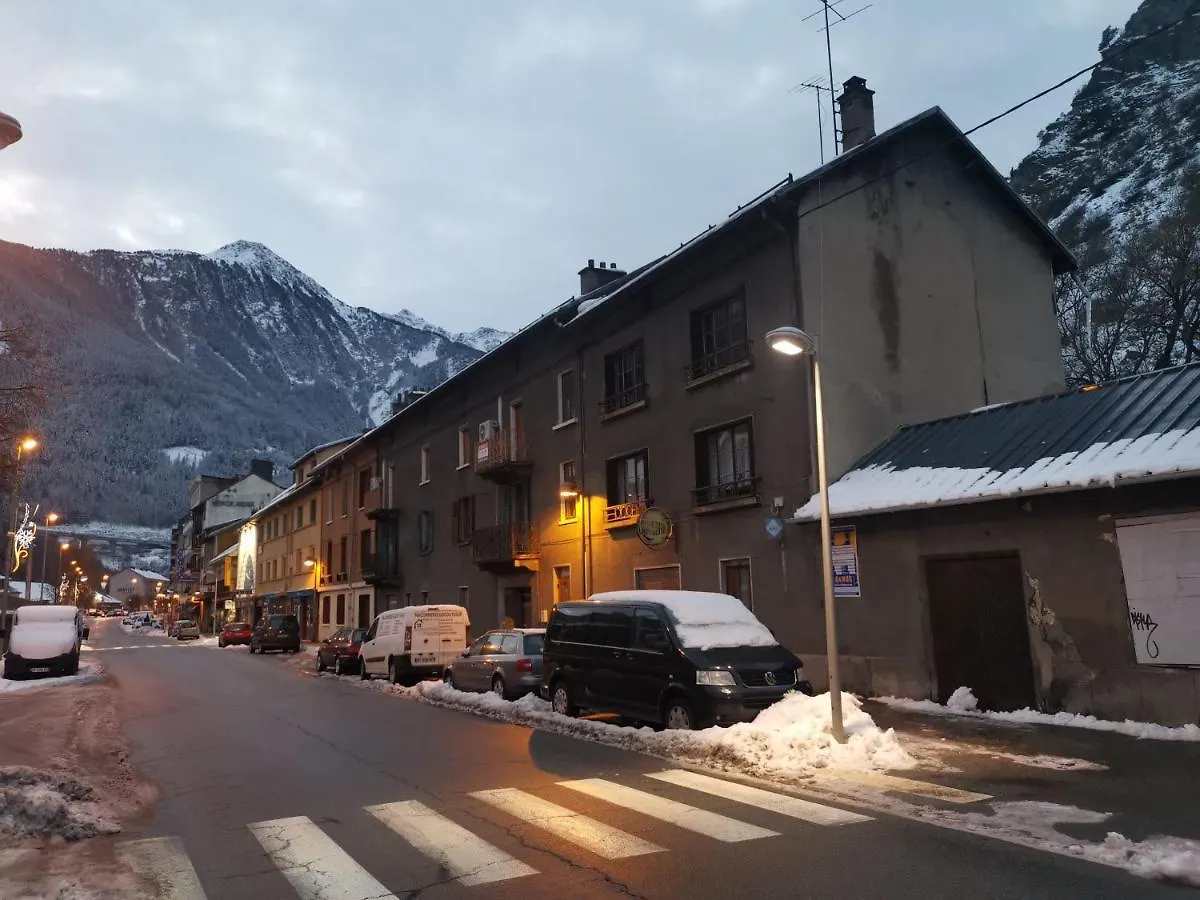 Appartements Au Bord De La Riviere Modane 0*,